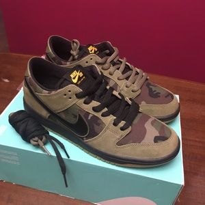Nike sb dunk low pro camo medium olive